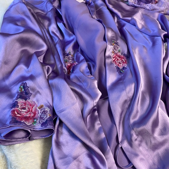 Victoria's Secret Purple Satin Robe with Floral embroidery lingerie - Picture 3 of 4